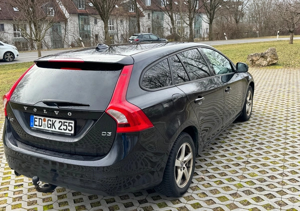 Volvo V60 cena 43000 przebieg: 176500, rok produkcji 2015 z Bardo małe 67